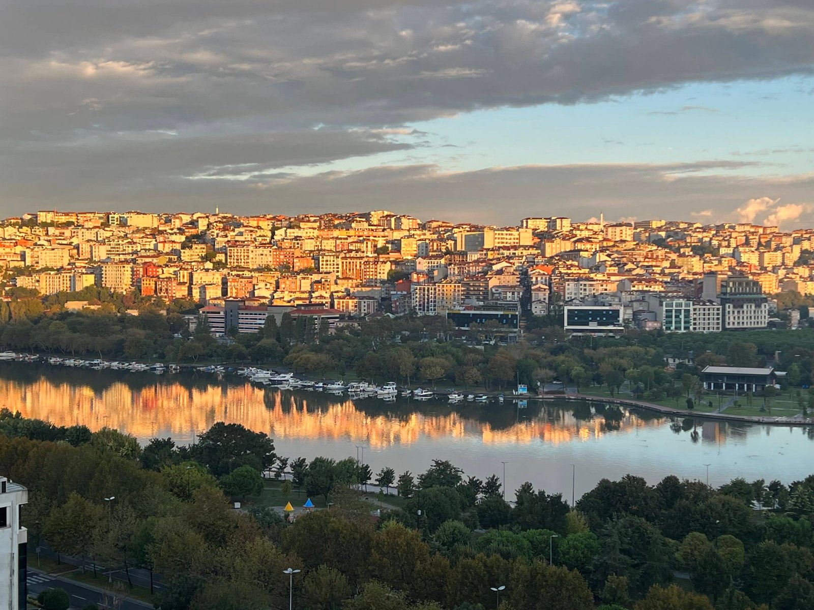 Istanbul – 1st night A view of the Bosphorus and Istanbul in the background.